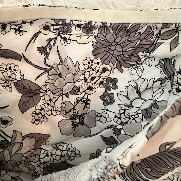 Old Navy Strapless Floral Mini Dress Size 2 LIKE NEW - Picture 13 of 16